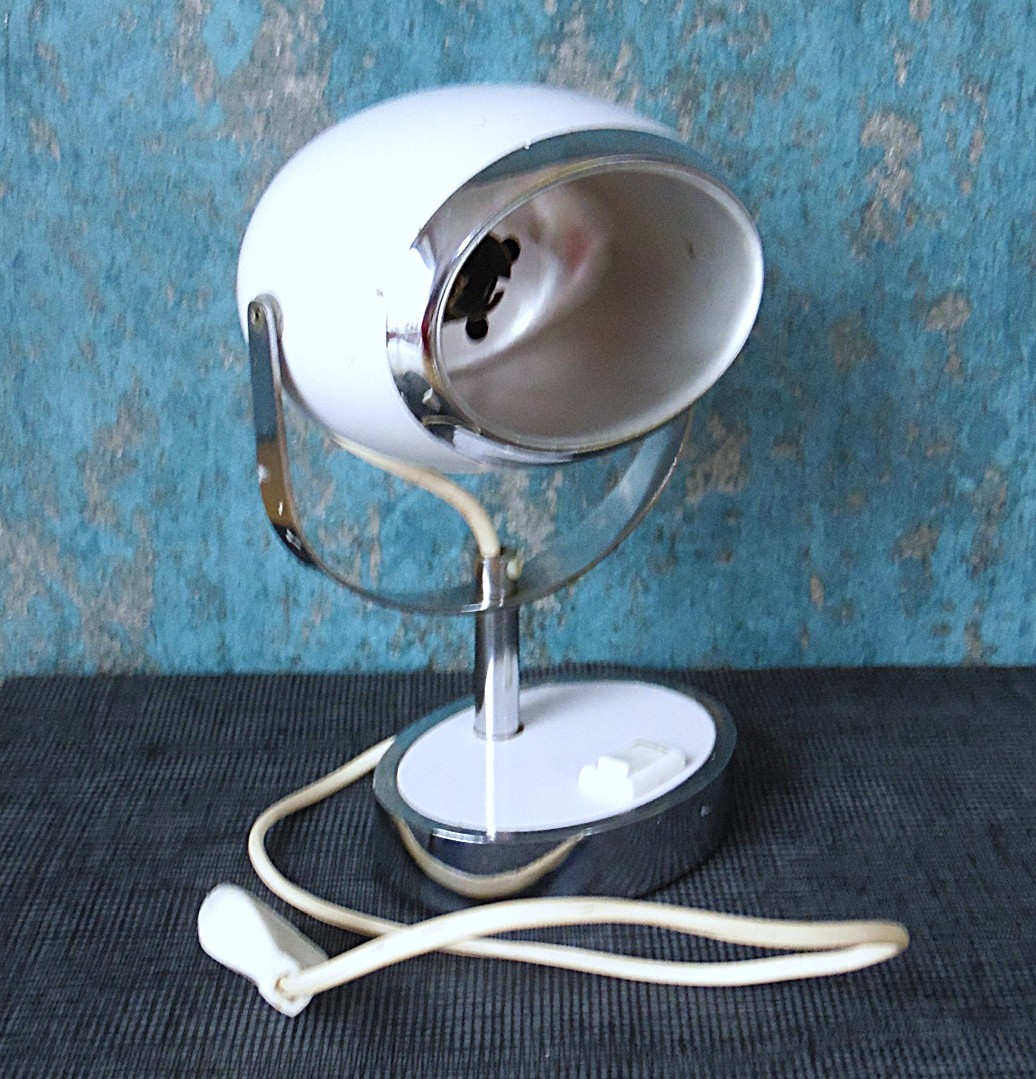 SAM_8800 Vintage Space Age Adjustable White Eyeball Table Lamp - Image 1