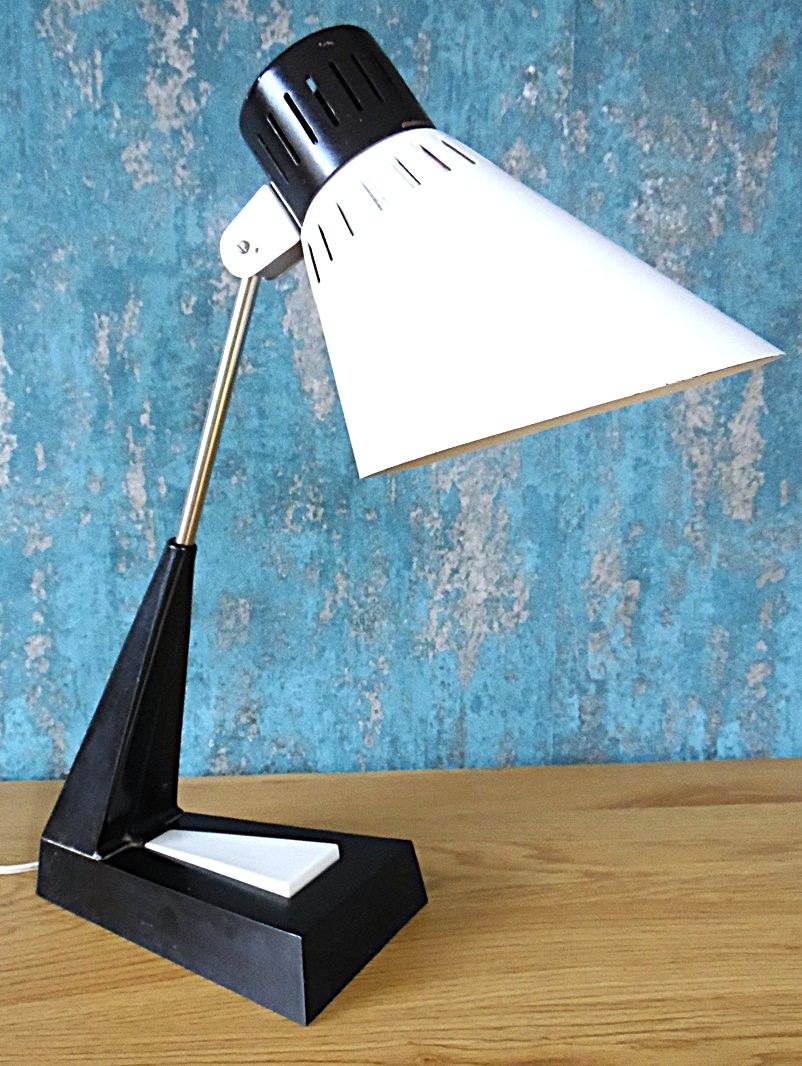 SAM_9524 Vintage Bauhaus style table lamp - Image 1