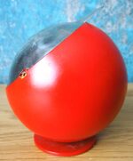 Vinage Space Age ashtray - Image 4