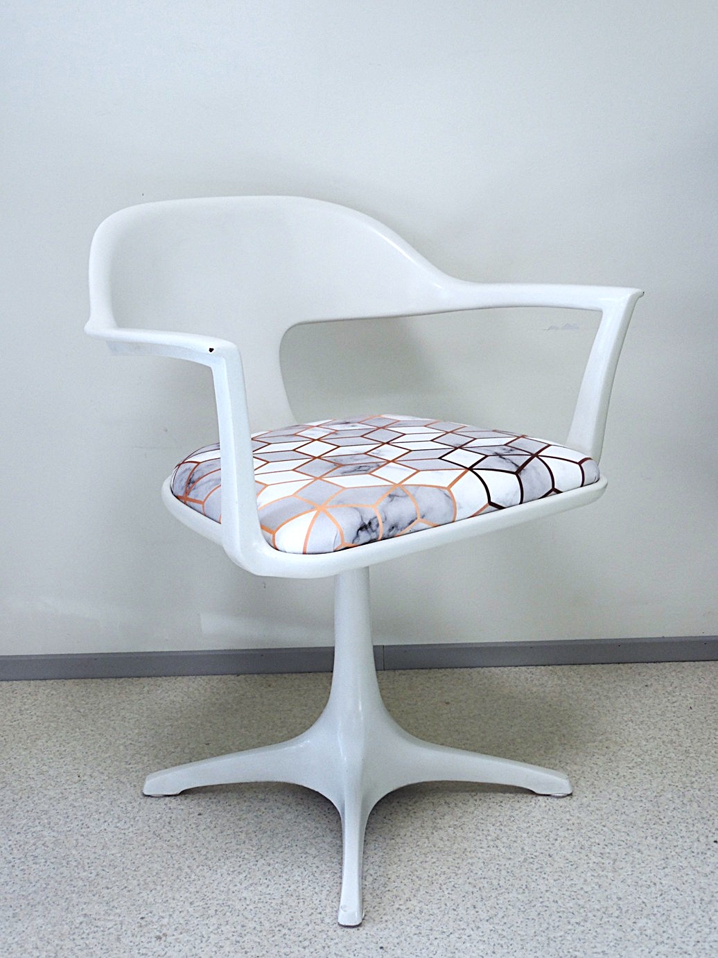 SAM_0286 Vintage Space Age chair designed by Konrad Schafer for Interlubke - Image 1