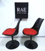 A pair of two Eero Saarinen style ''tulip'' chairs - Image 3