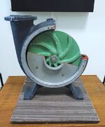 Vintage technical teaching aid - water pump model on a base - Image 3