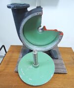 Vintage technical teaching aid - water pump model on a base - Image 8