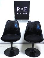 A pair of two Eero Saarinen style ''tulip'' chairs - Image 2