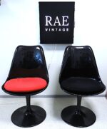 A pair of two Eero Saarinen style ''tulip'' chairs - Image 2