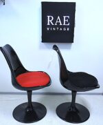 A pair of two Eero Saarinen style ''tulip'' chairs - Image 5