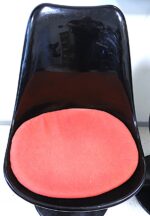 A pair of two Eero Saarinen style ''tulip'' chairs - Image 6