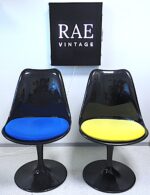 A pair of two Eero Saarinen style ''tulip'' chairs - Image 2