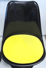 A pair of two Eero Saarinen style ''tulip'' chairs - Image 7