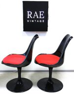 A pair of two Eero Saarinen style ''tulip'' chairs - Image 3