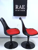 A pair of two Eero Saarinen style ''tulip'' chairs - Image 5