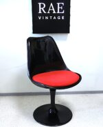 Old vintage Eero Saarinen style ”tulip” chair