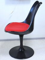 Old vintage Eero Saarinen style ”tulip” chair - Image 4