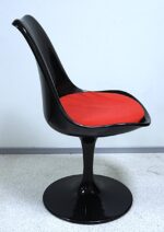 Old vintage Eero Saarinen style ”tulip” chair - Image 5